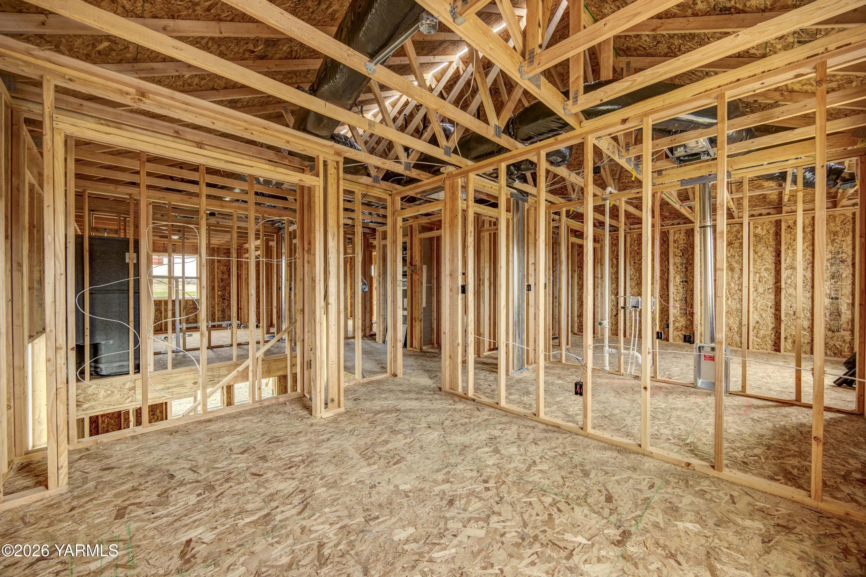 215 Packer Street Prosser, WA 99350 - Photo 12 of 38 front view of a room with a large window