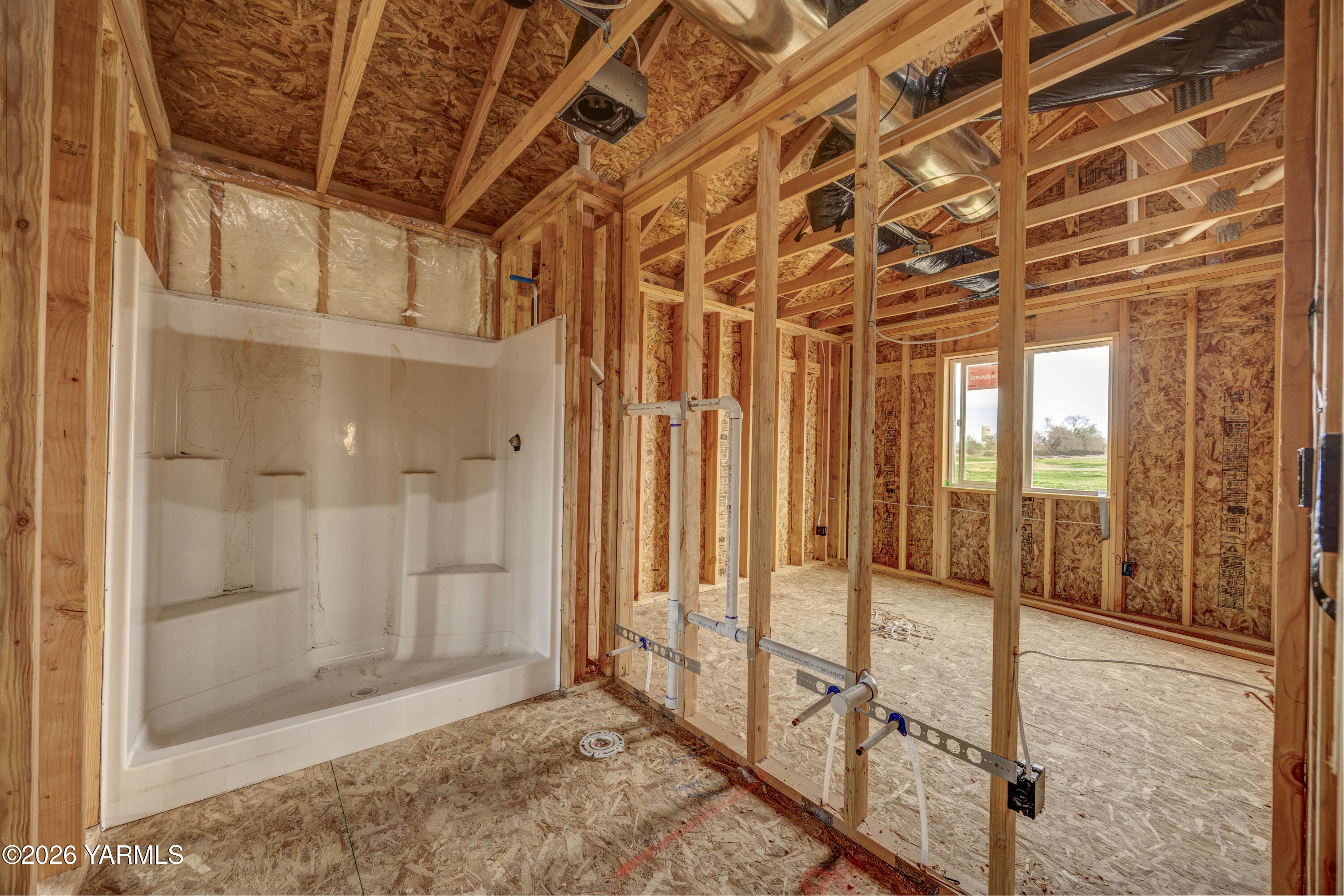 215 Packer Street Prosser, WA 99350 - Photo 15 of 38 a view of a porch