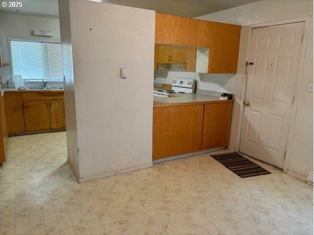 47587 Wawane Lane Pendleton, OR 97801 - Photo 12 of 31 Kitchen/Dining Room