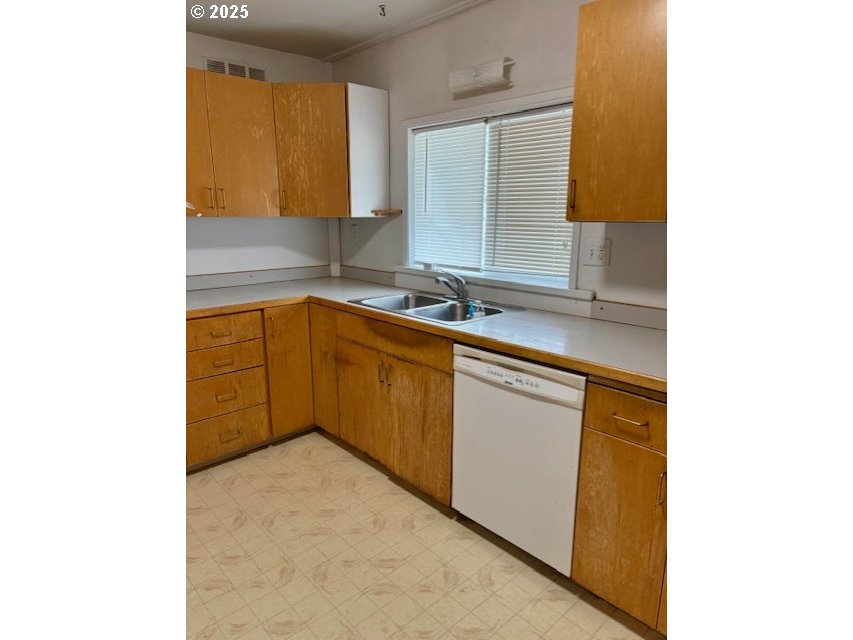 47587 Wawane Lane Pendleton, OR 97801 - Photo 14 of 31 Kitchen
