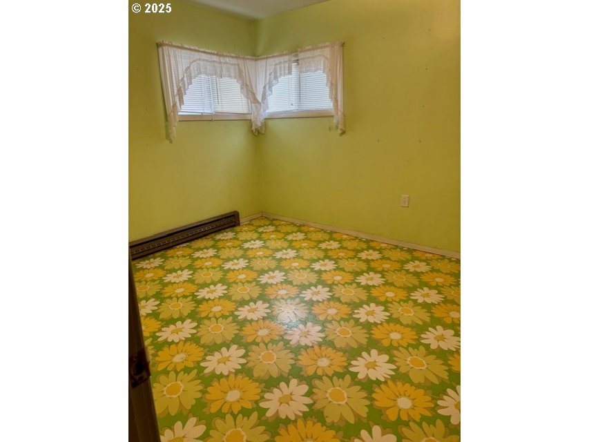 47587 Wawane Lane Pendleton, OR 97801 - Photo 19 of 31 Bedroom