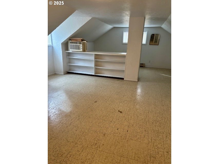 47587 Wawane Lane Pendleton, OR 97801 - Photo 21 of 31 Bedroom