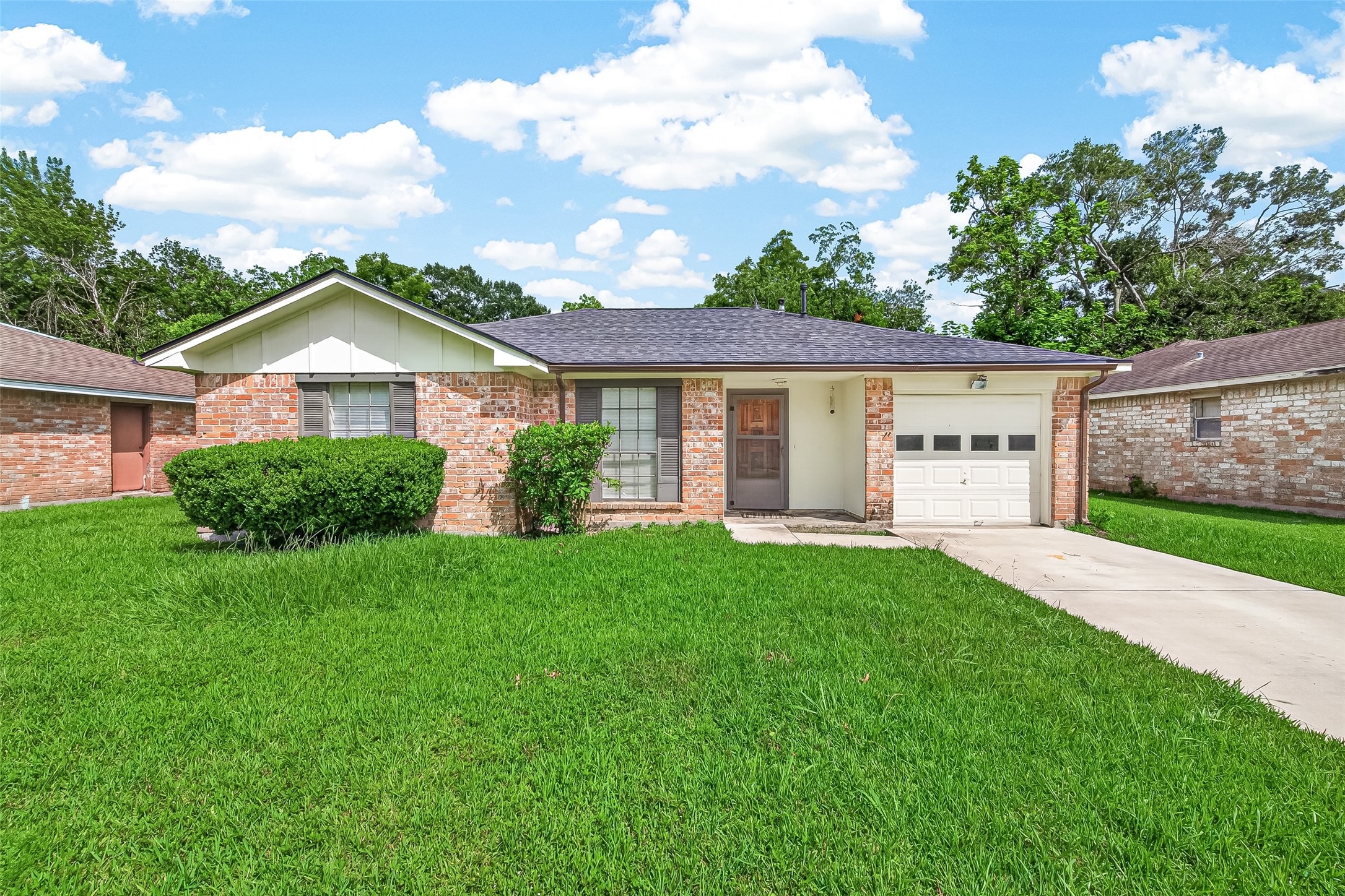 5319 Ridge Turn Drive Houston, TX 77053 - Photo 4 of 38