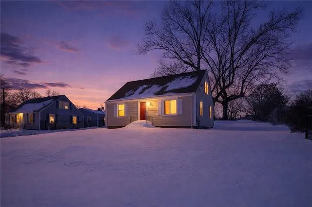 $339,000 | 131 Pawtuxet Terrace, West Warwick, RI 02893