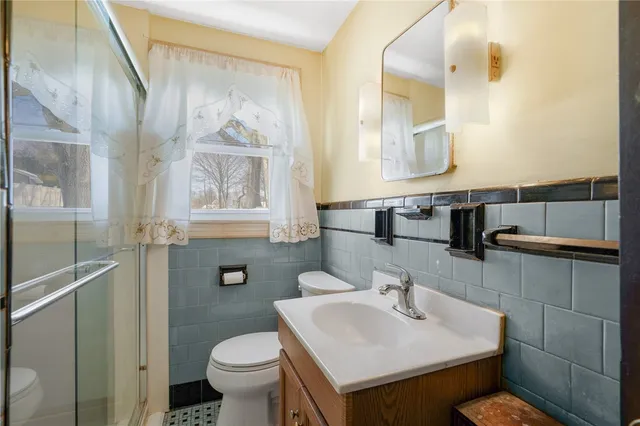 $339,000 | 131 Pawtuxet Terrace, West Warwick, RI 02893