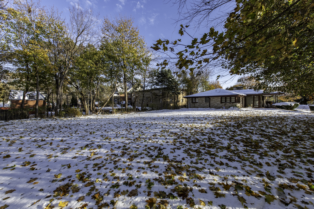 1118 Shiloh Boulevard Zion, IL 60099 - Photo 31 of 33 a view of a house with a yard