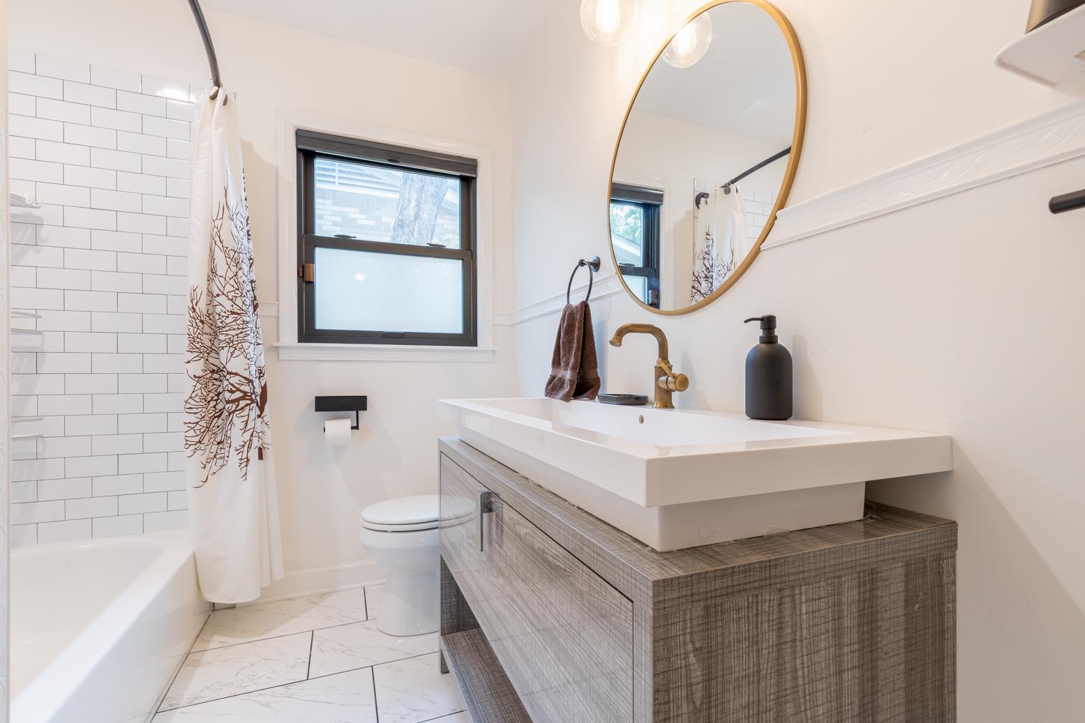6270 Quince Road Memphis, TN 38119 - Photo 21 of 28 Full bathroom with shower / bath combo with shower curtain, toilet, and vanity