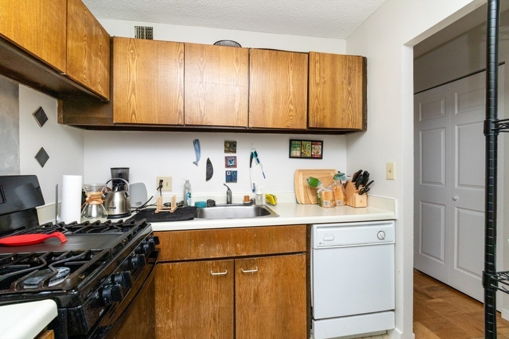 77 Pond Avenue, Unit 612 Brookline, MA 02445 - Photo 8 of 26