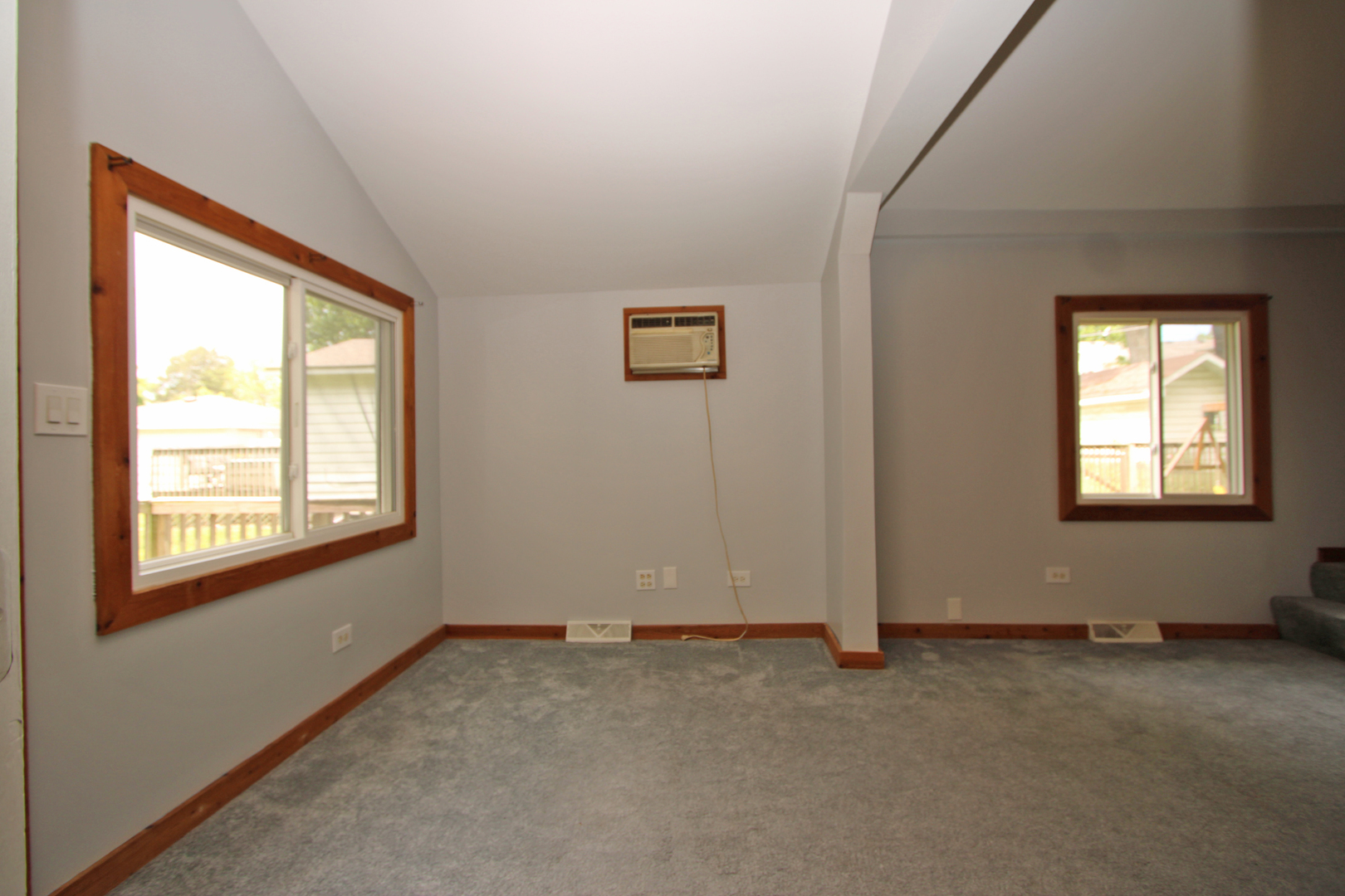 338 East Lakeview Avenue Round Lake Beach, IL 60073 - Photo 19 of 35