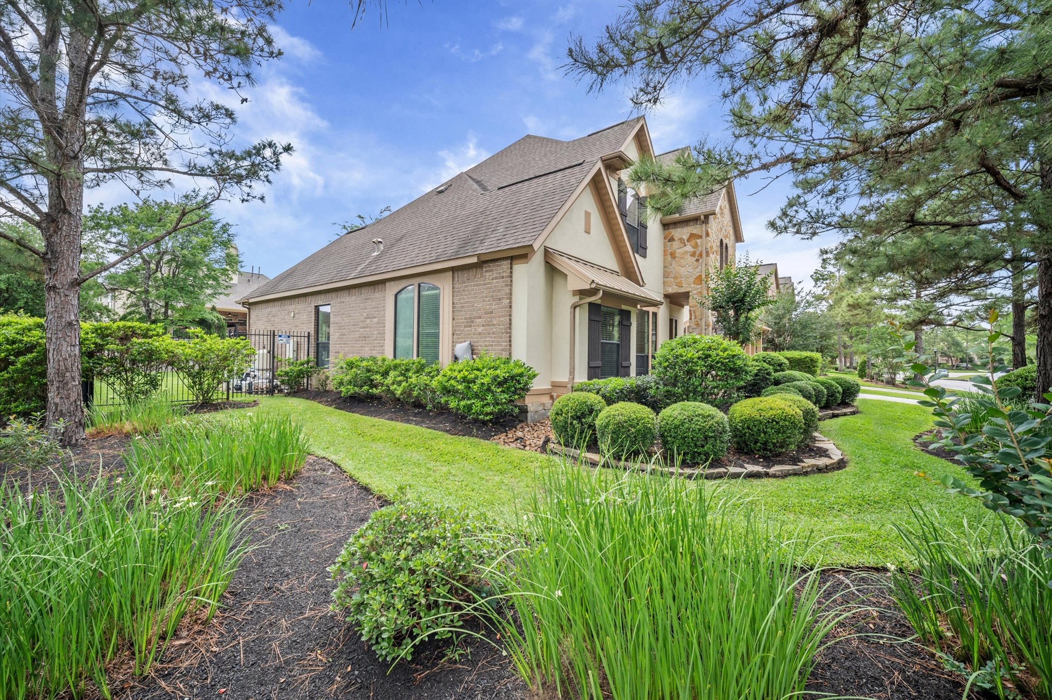 241 West Tupelo Green Circle Spring, TX 77389 - Photo 4 of 50
