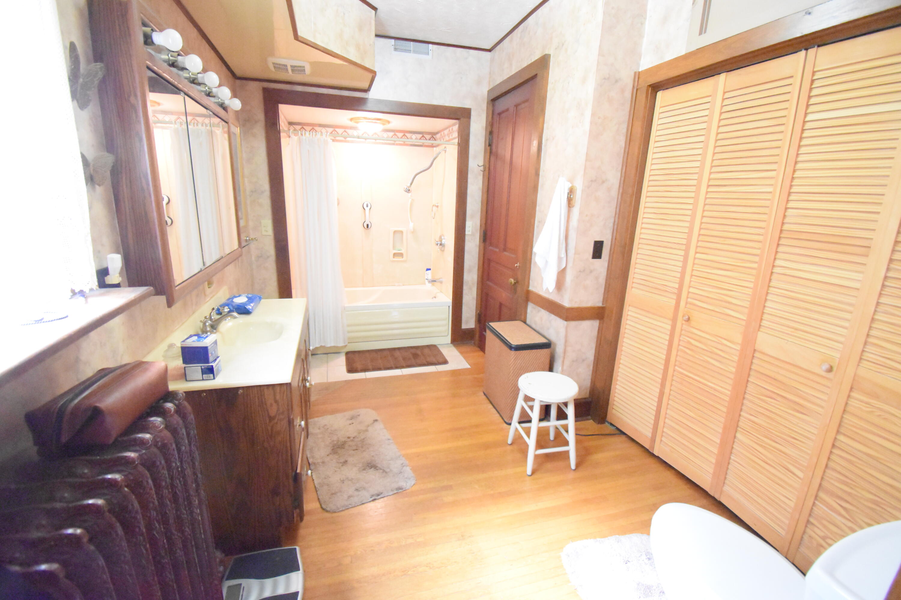 522 North Cullen Street Rensselaer, IN 47978 - Photo 19 of 43 a living room with furniture and a large window