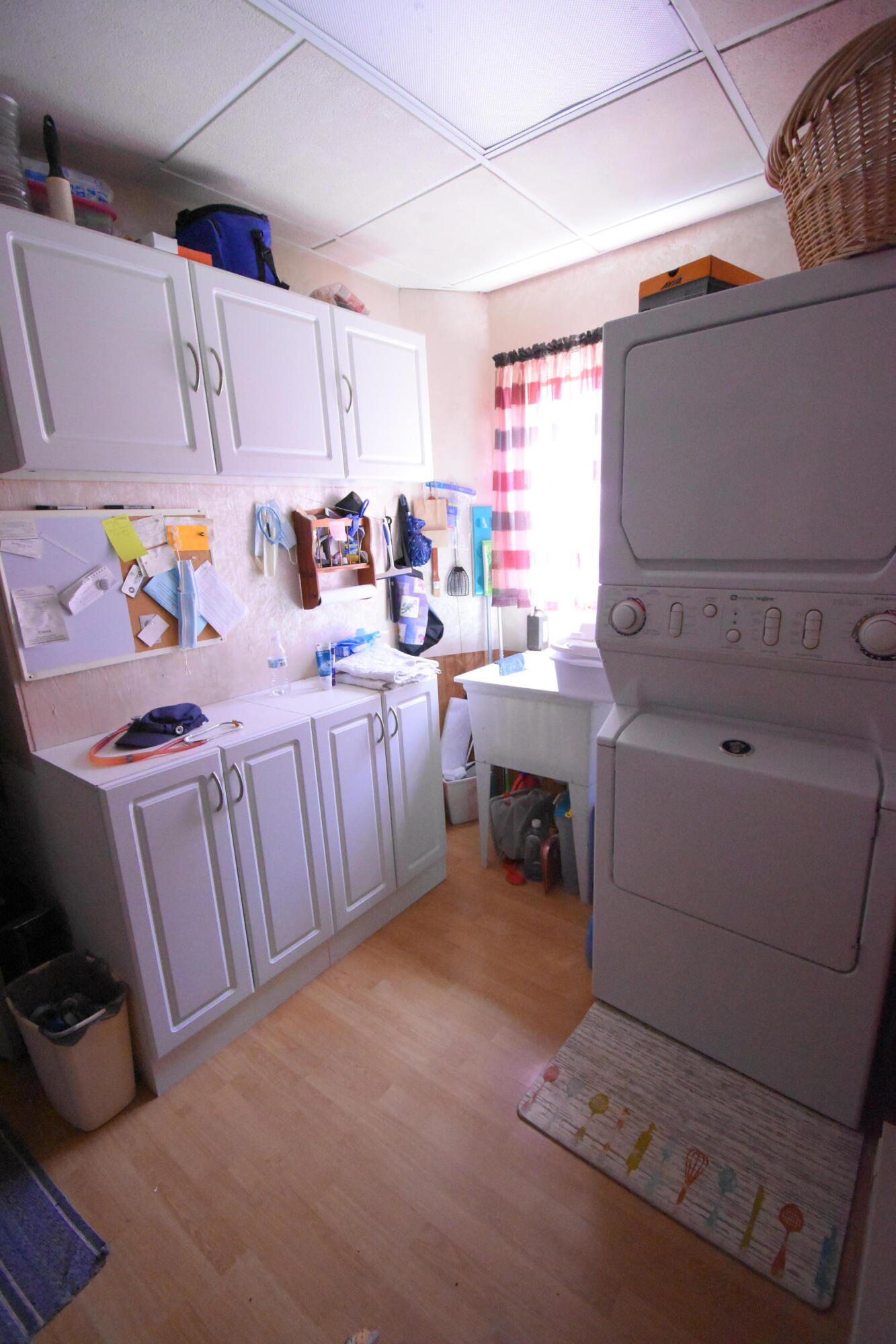 522 North Cullen Street Rensselaer, IN 47978 - Photo 20 of 43 a utility room with dryer and washer