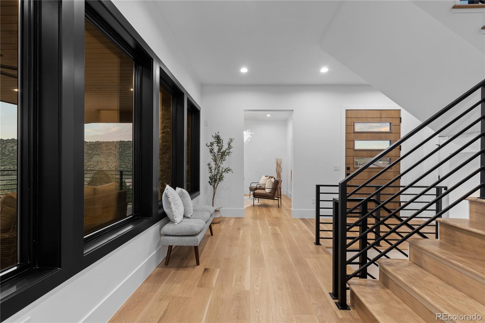 8103 Raphael Lane Littleton, CO 80125 - Photo 5 of 31