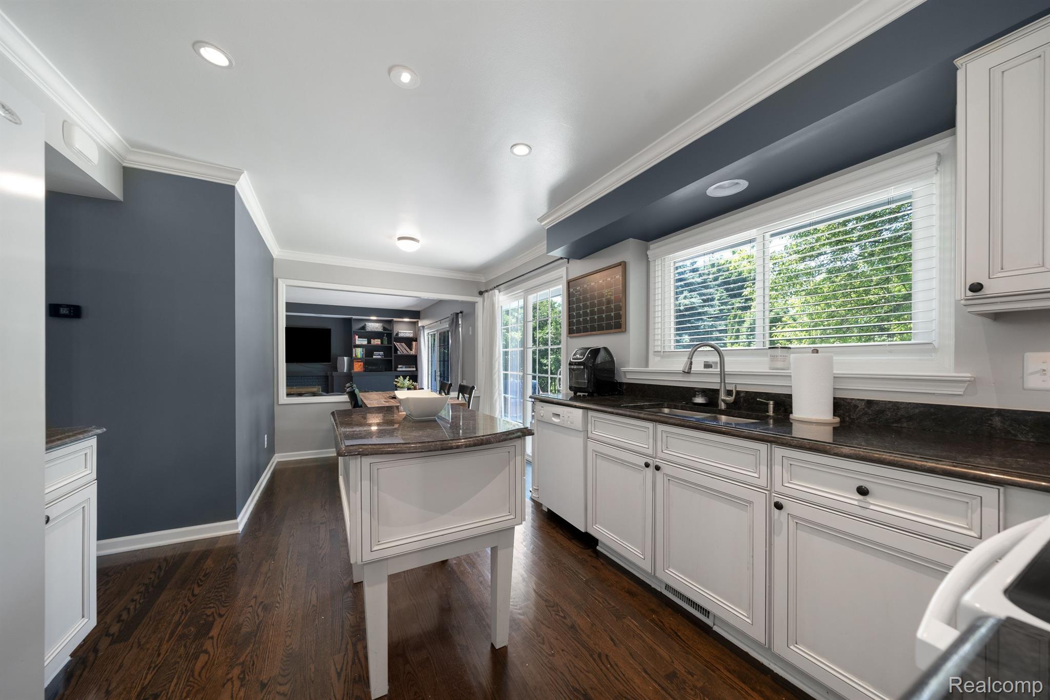 2372 Millbrook Court Rochester, MI 48306 - Photo 11 of 34 Gallery Image 11