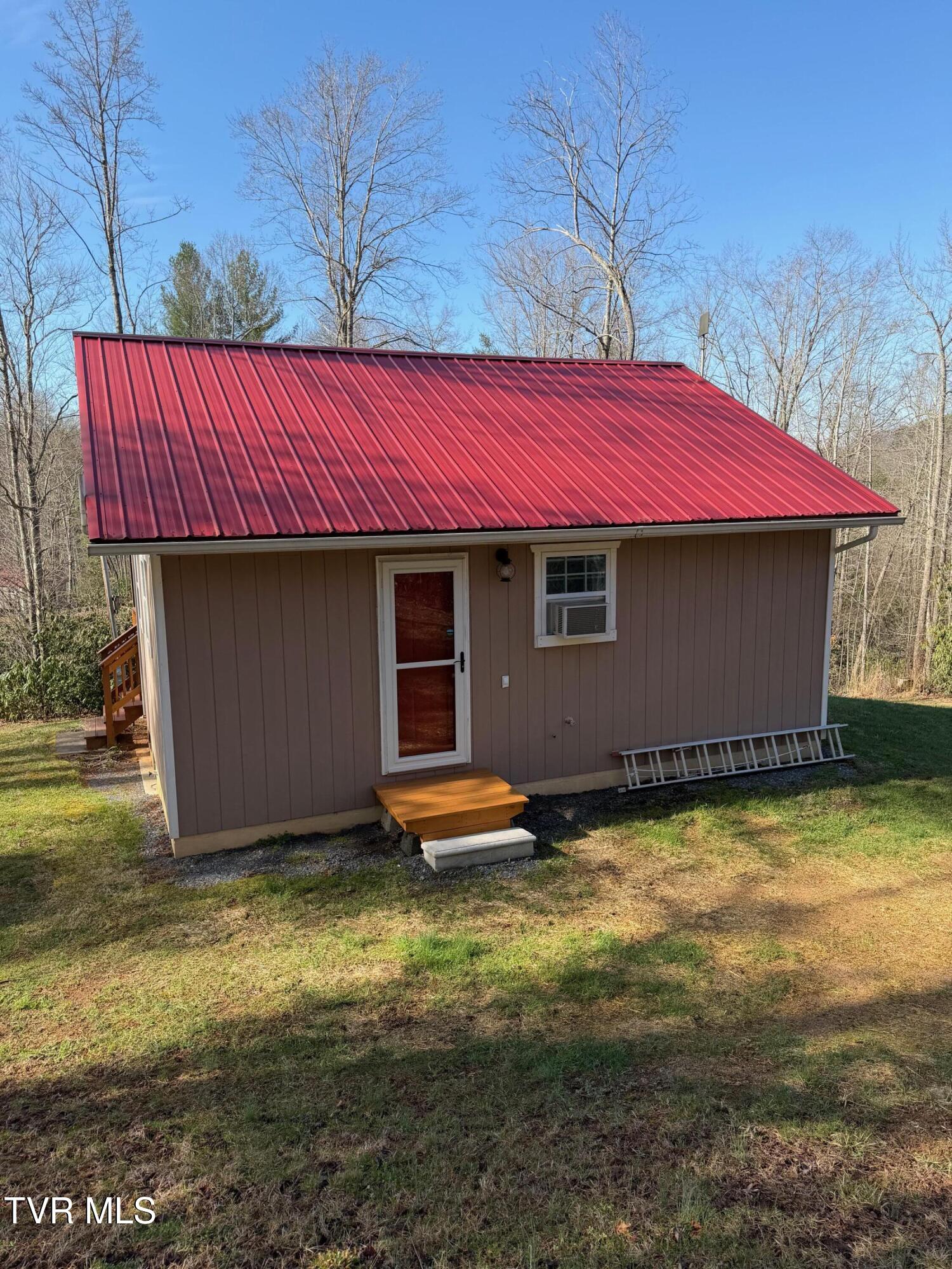 994 Fairview Road Hampton, TN 37658 - Photo 7 of 52 IMG_2785
