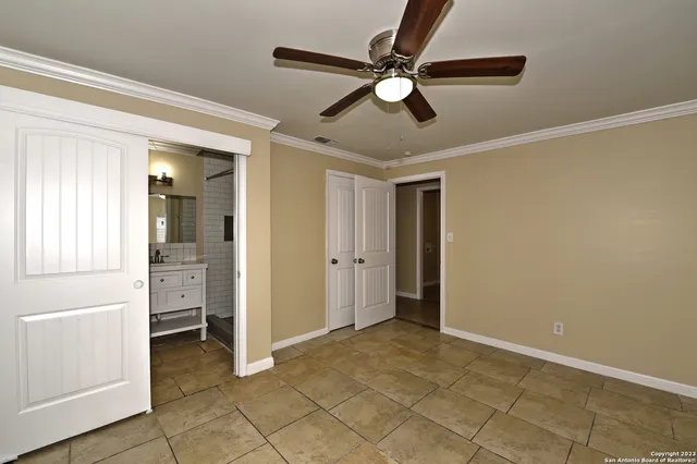 a view of a livingroom with a space