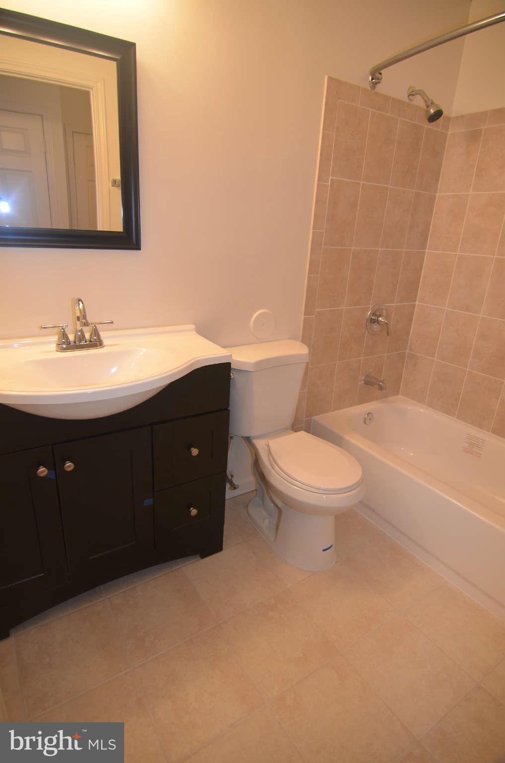 21023 Timber Ridge Terrace, Unit 104 Ashburn, VA 20147 - Photo 15 of 29 Bath