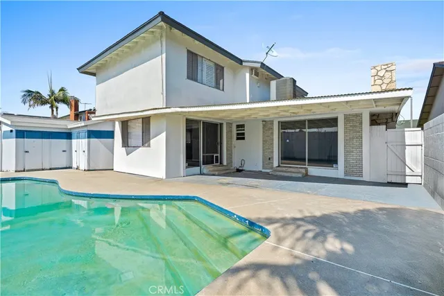 a view of a storage & utility room
