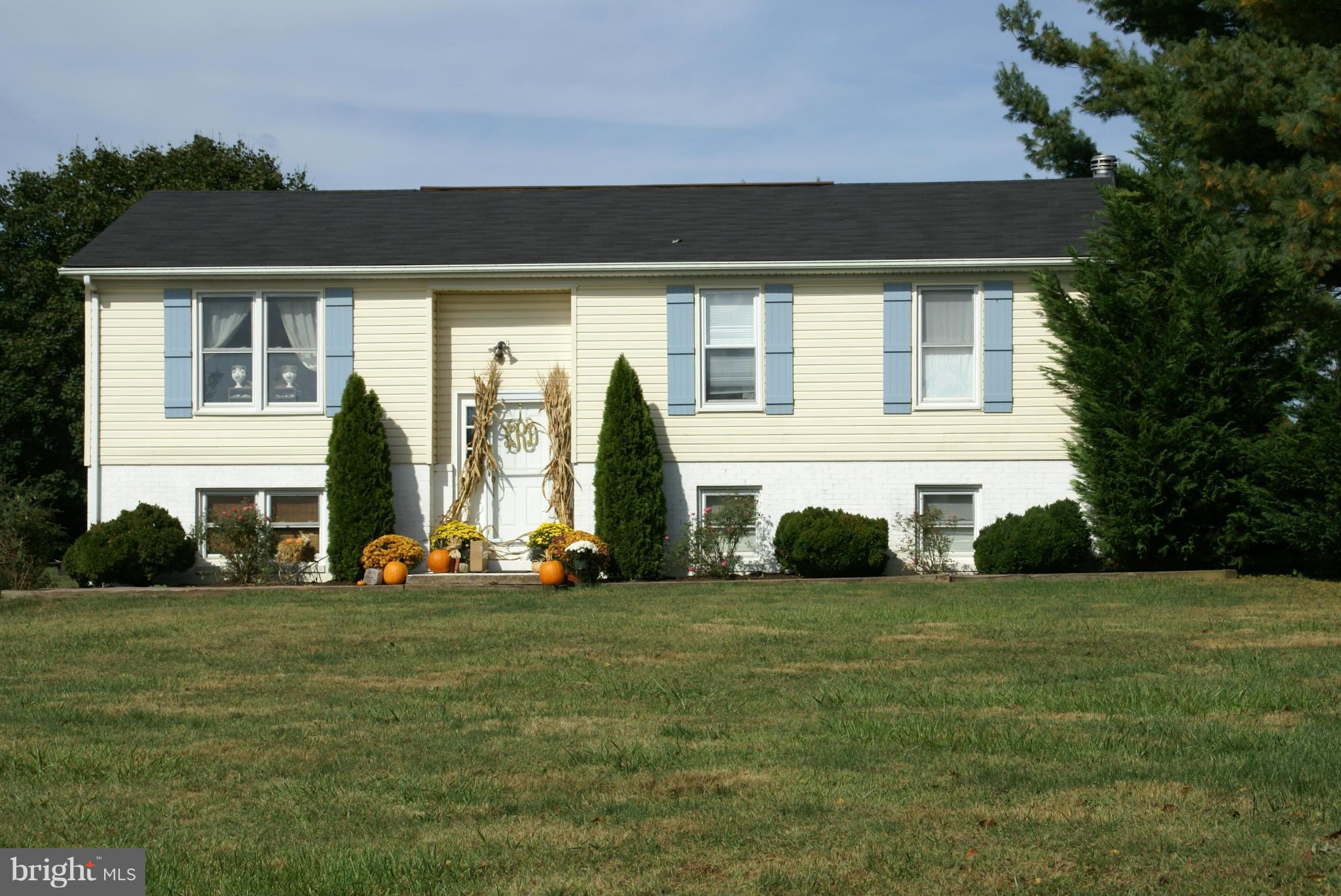 36646 Shoemaker School Road Purcellville, VA 20132 - Photo 20 of 24 Exterior (Front)