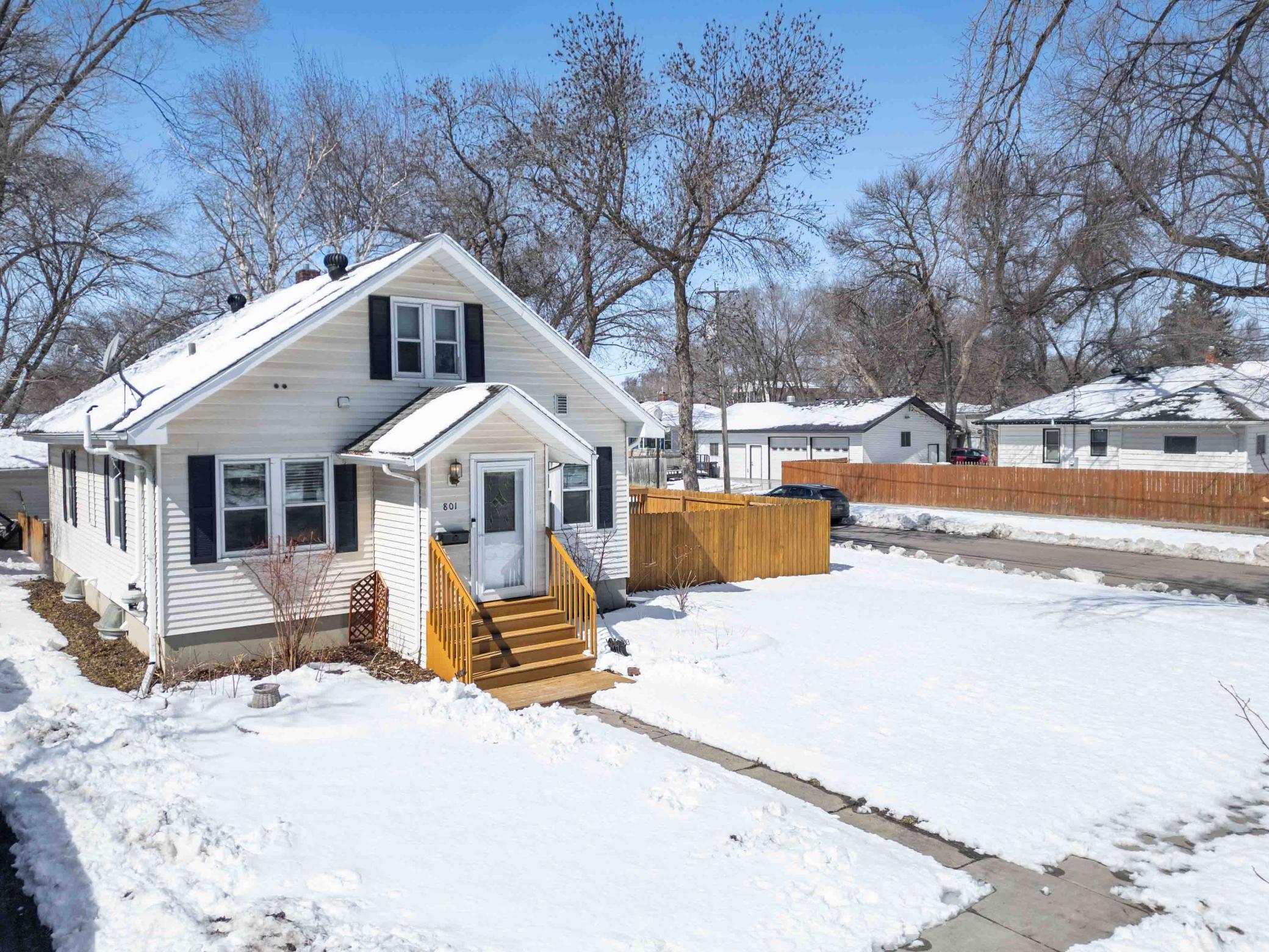 801 15th Street South Fargo, ND 58103 - Photo 2 of 52