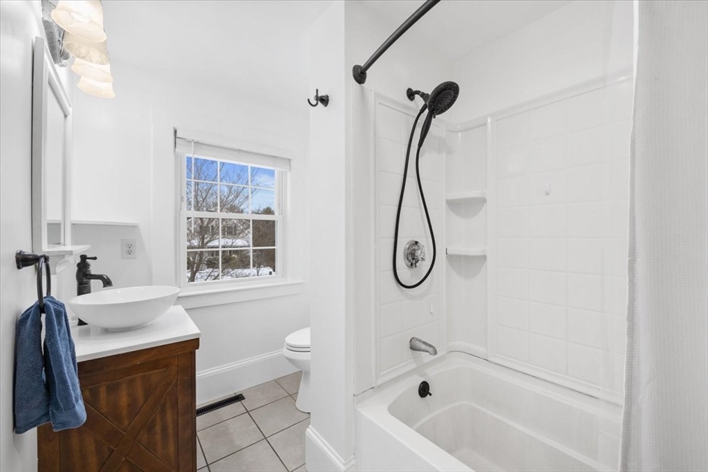 18 Progress Waye Hanson, MA 02341 - Photo 13 of 27 Gallery Image 13