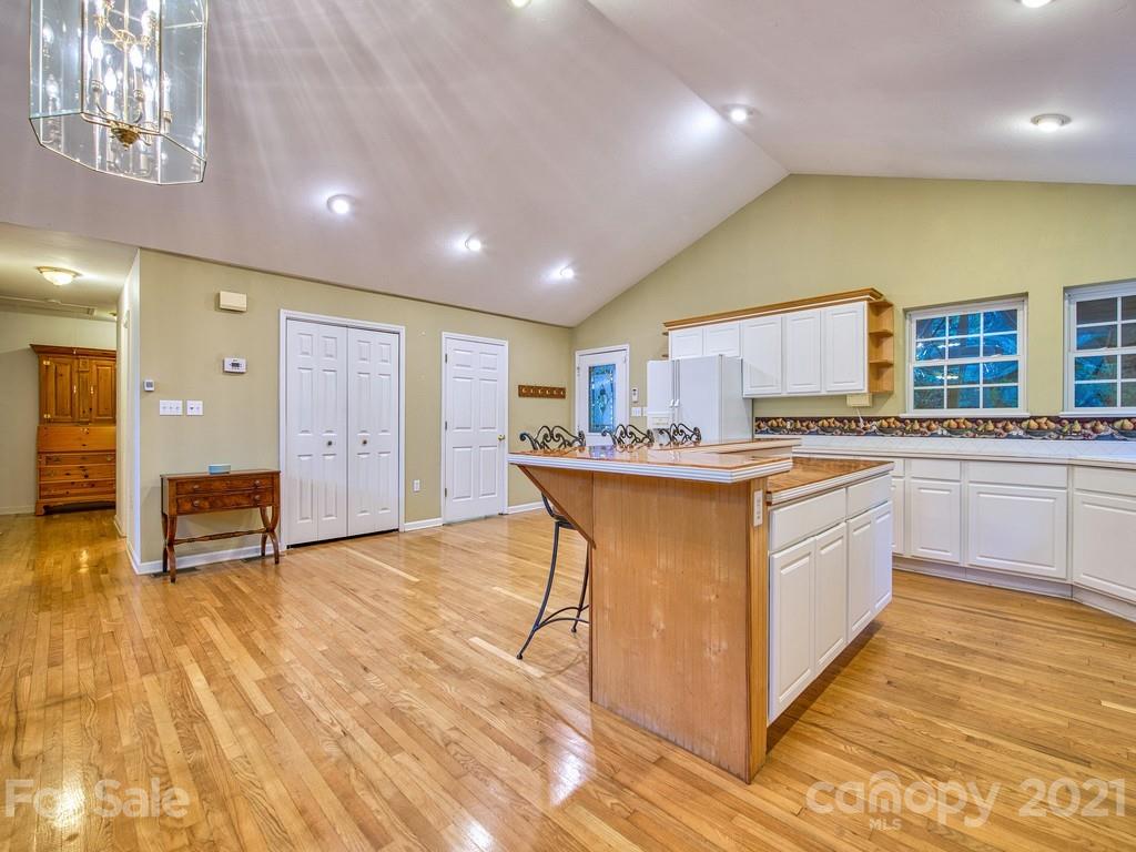 301 Jade Road Sylva, NC 28779 - Photo 12 of 34 Gallery Image 12