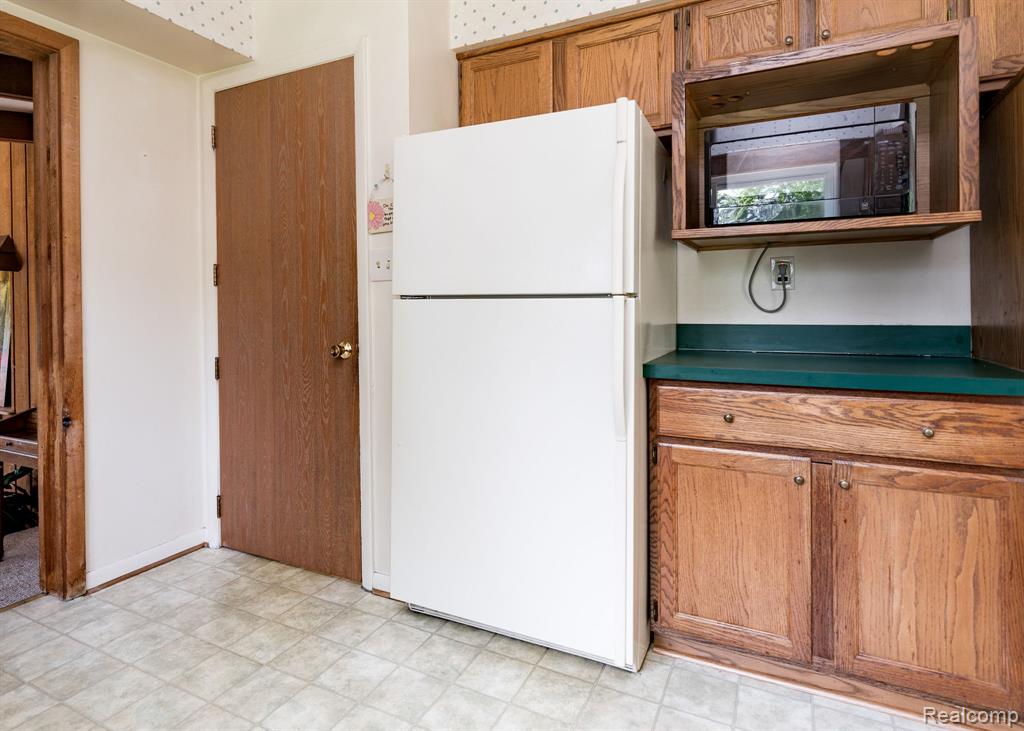 5871 Brewster Road Rochester, MI 48306 - Photo 22 of 50