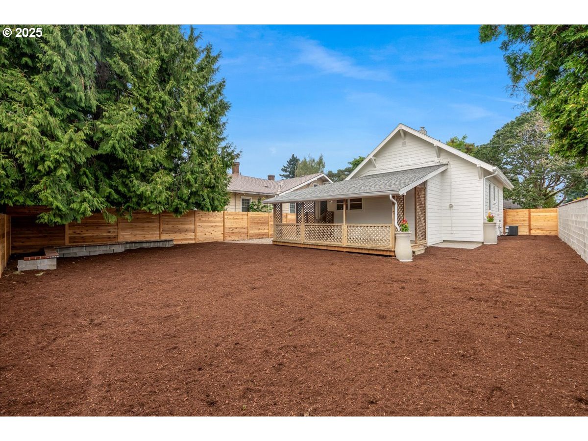 7216 North Ivanhoe Street Portland, OR 97203 - Photo 29 of 30 a view of outdoor space yard and deck
