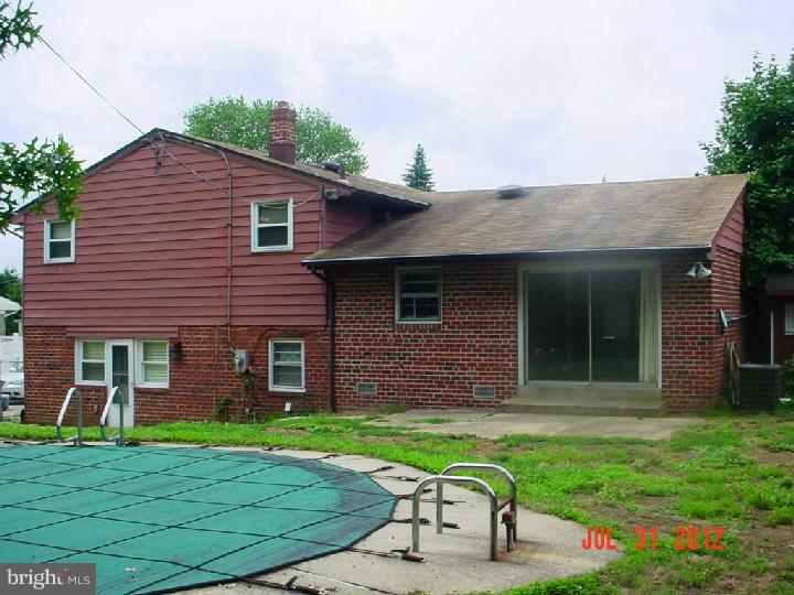 121 Flagstaff Road Philadelphia, PA 19115 - Photo 2 of 14 Exterior Back