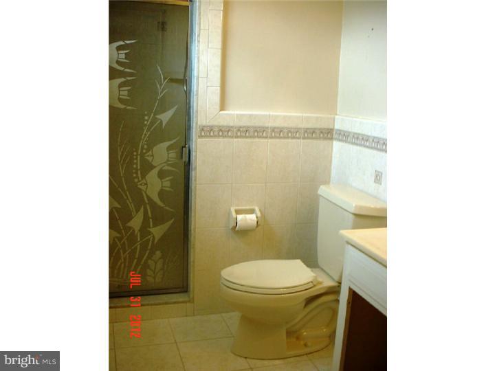 121 Flagstaff Road Philadelphia, PA 19115 - Photo 11 of 14 Master Bathroom