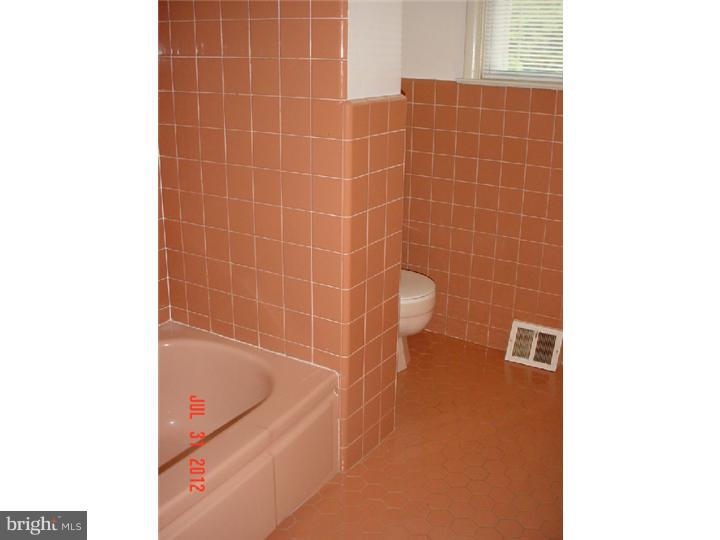 121 Flagstaff Road Philadelphia, PA 19115 - Photo 13 of 14 Bathroom