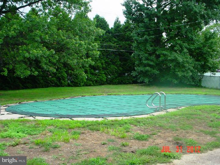121 Flagstaff Road Philadelphia, PA 19115 - Photo 3 of 14 Pool