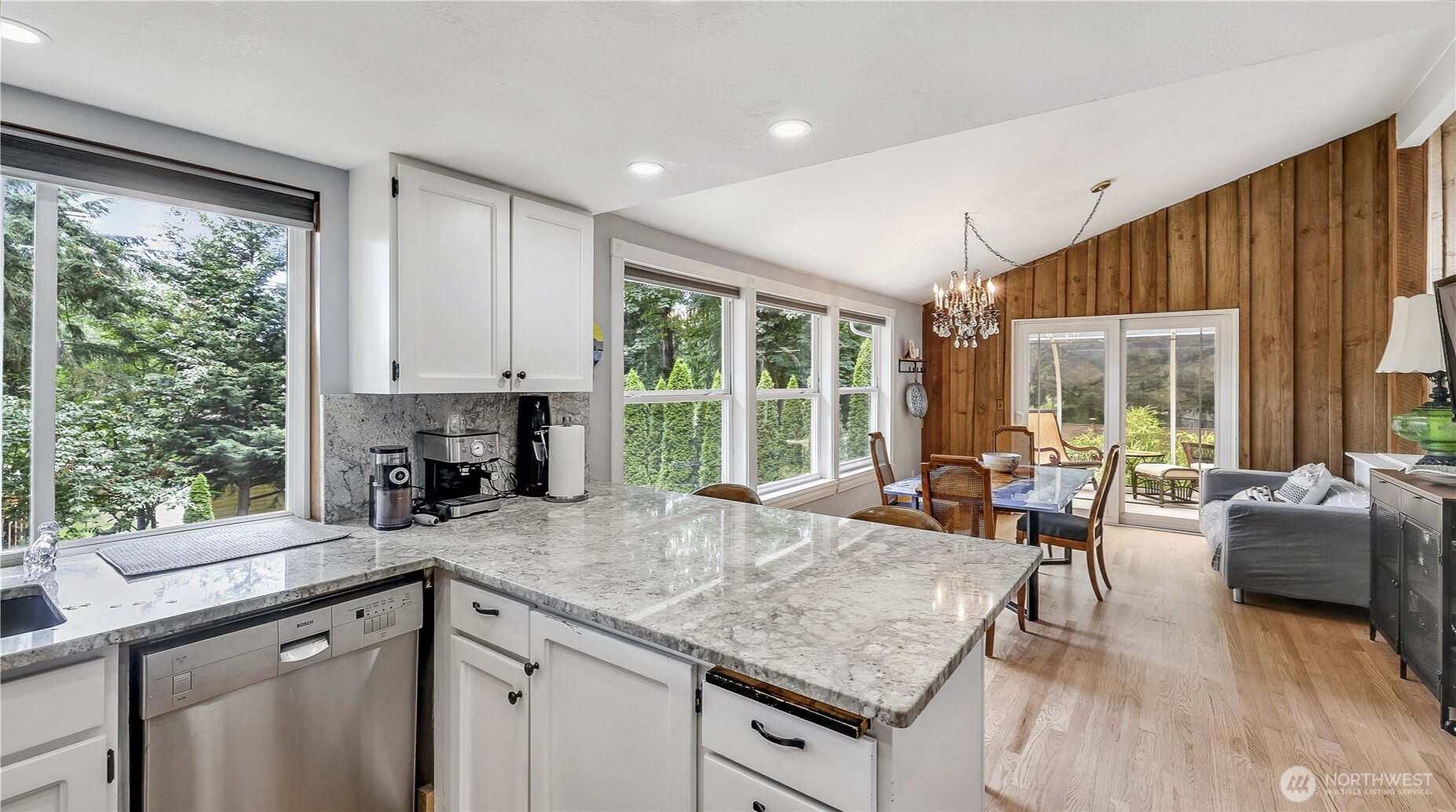 12350 Southeast 96th Place Renton, WA 98056 - Photo 10 of 38