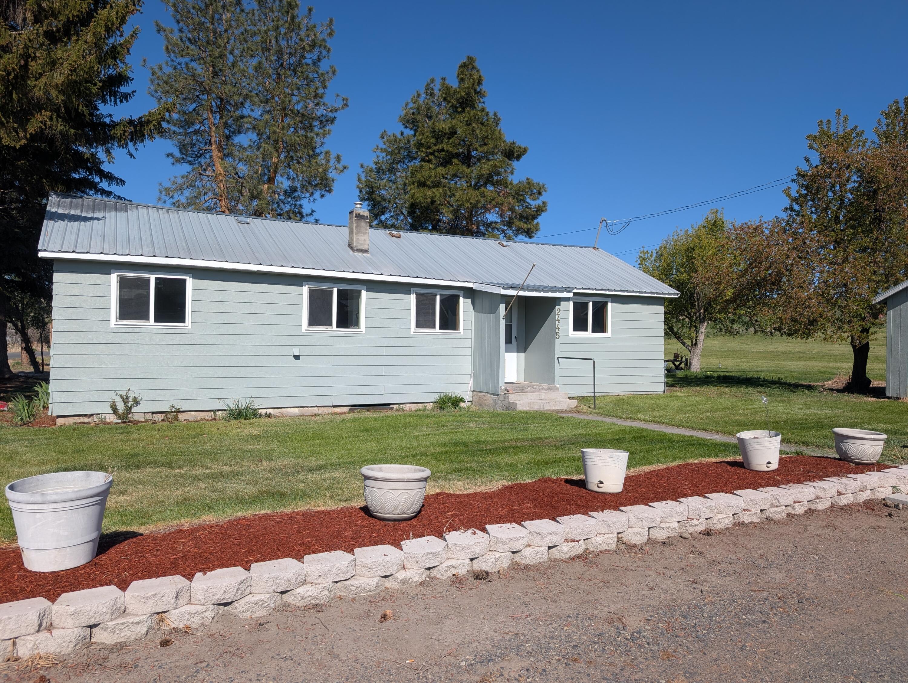 2445 5th Street Malin, OR 97632 - Photo 3 of 30 PXL_20260428_164623368
