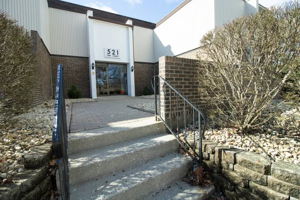 $219,900 | 521 73rd Street, Unit 104, Downers Grove, IL 60516