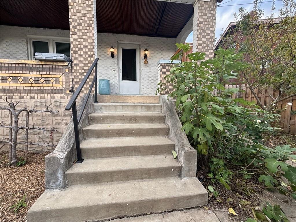 201 Friday Road Pittsburgh, PA 15209 - Photo 2 of 39 a view of statue in front of house