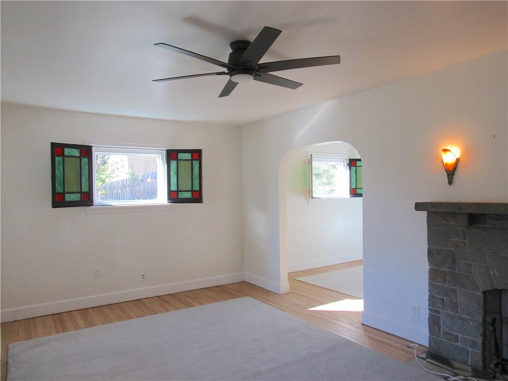 201 Friday Road Pittsburgh, PA 15209 - Photo 25 of 39 an empty room with windows and fan