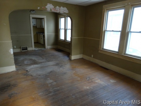 2113 South Spring Street Springfield, IL 62704 - Photo 3 of 12