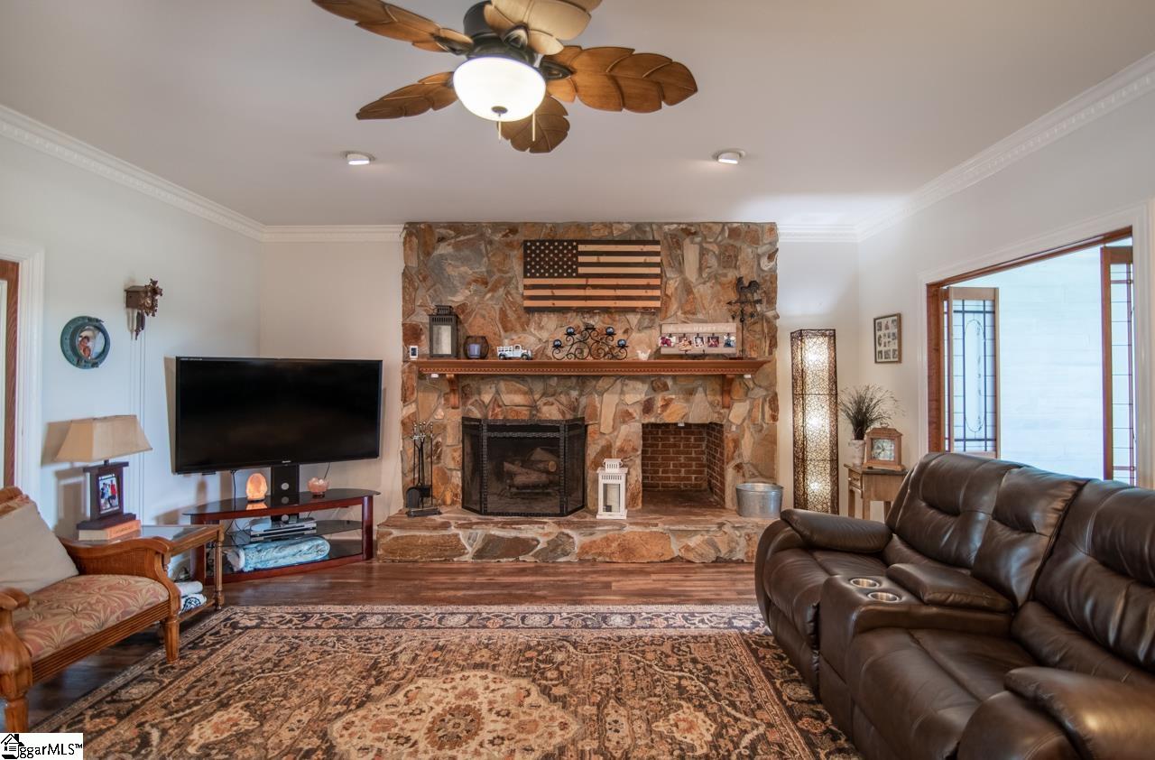 1714 Scuffletown Road Fountain Inn, SC 29644 - Photo 8 of 36