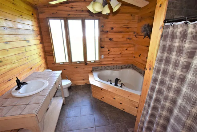 $289,900 | 17195 350th Street, Wannaska, MN 56761