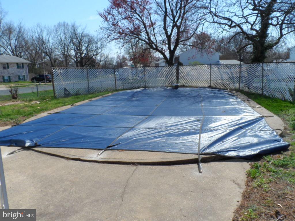 182 Dunlap Road Pasadena, MD 21122 - Photo 3 of 13 In-ground Pool