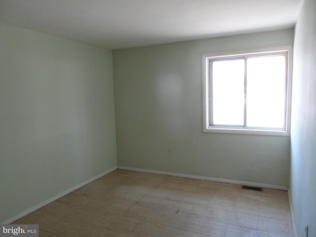 182 Dunlap Road Pasadena, MD 21122 - Photo 8 of 13 Bedroom
