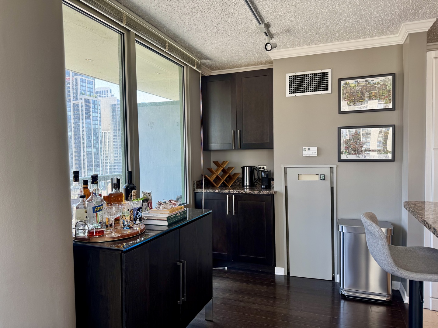 111 West Maple Street, Unit 1501 Chicago, IL 60610 - Photo 5 of 17