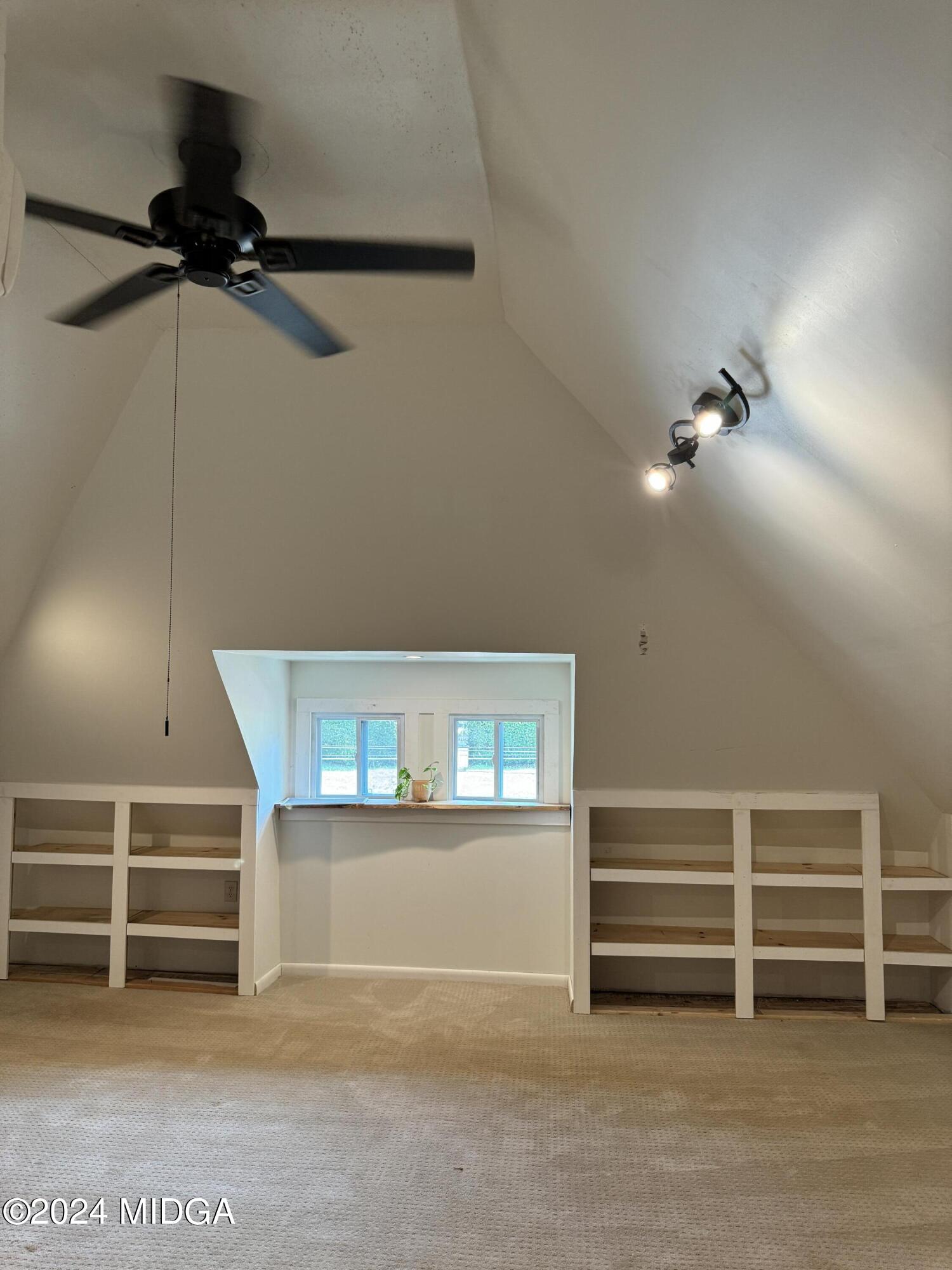 910 Laurel Avenue Macon, GA 31211 - Photo 28 of 41 a view of an empty room