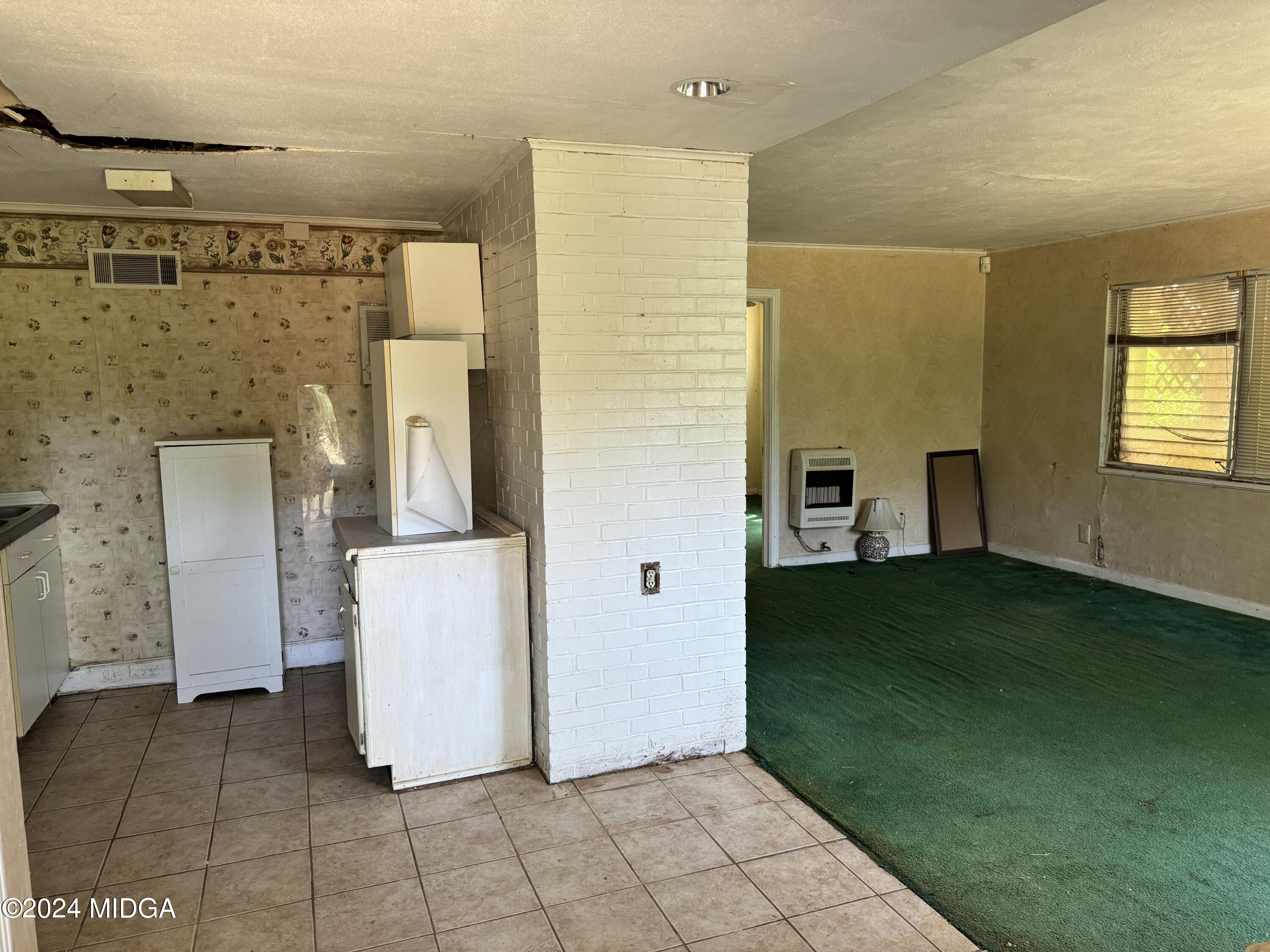 910 Laurel Avenue Macon, GA 31211 - Photo 35 of 41 a view of a storage & utility room