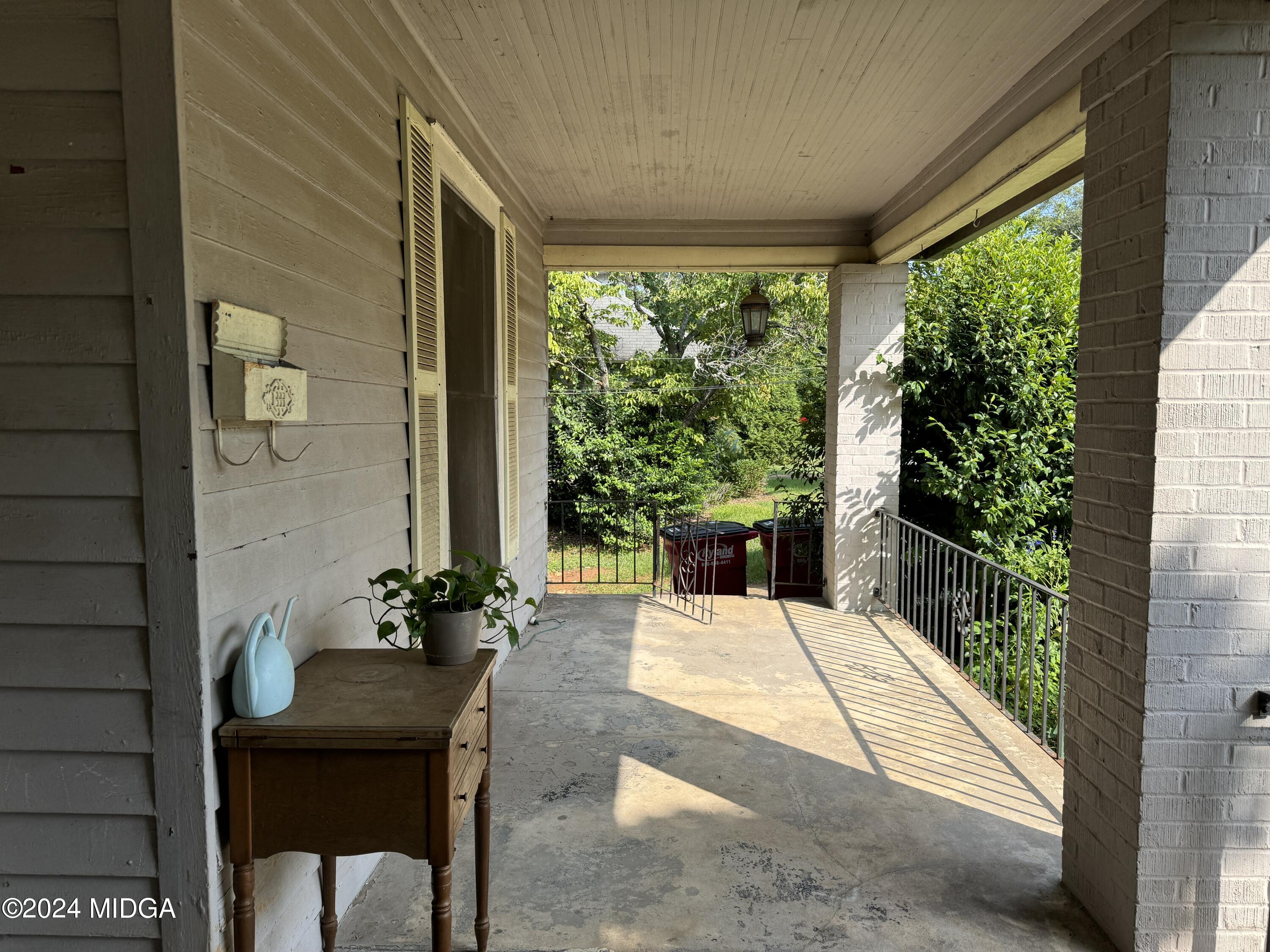 910 Laurel Avenue Macon, GA 31211 - Photo 4 of 41 a view of balcony with furniture