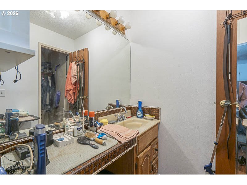 1962 Bunker Hill Road South Salem, OR 97306 - Photo 11 of 32