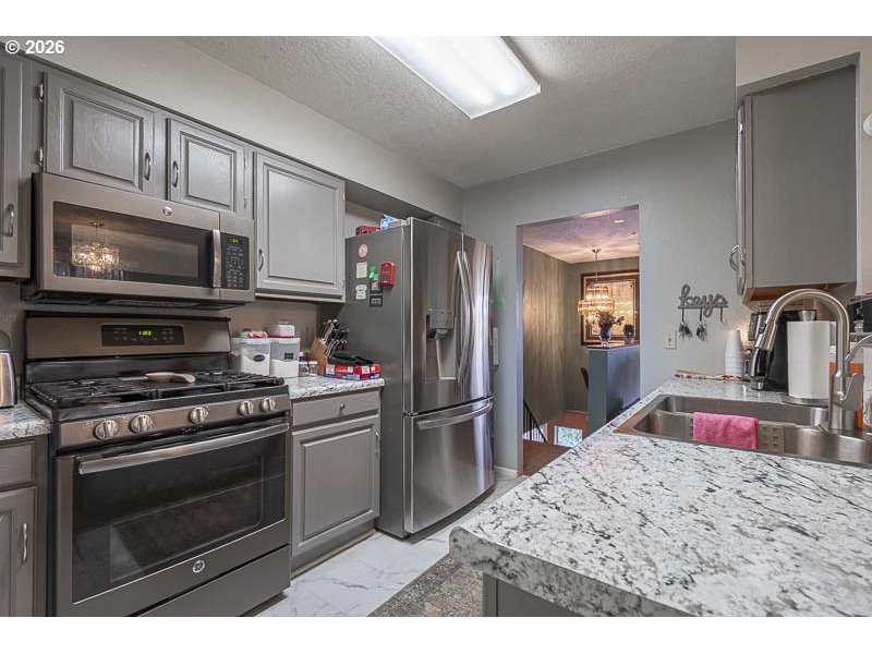 1962 Bunker Hill Road South Salem, OR 97306 - Photo 3 of 32