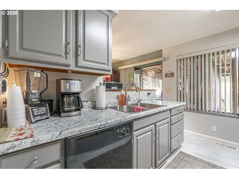 1962 Bunker Hill Road South Salem, OR 97306 - Photo 31 of 32