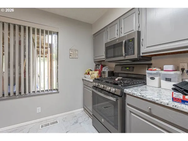 $619,000 | 1962 Bunker Hill Road South, Salem, OR 97306